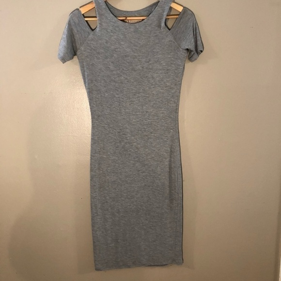 Philosophy Cold Shoulder Dress- ADORABLE And Comfy - Picture 3 of 8